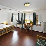 Schiff Am Hotel