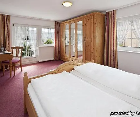 Schiff Am 3* سشلوشسي